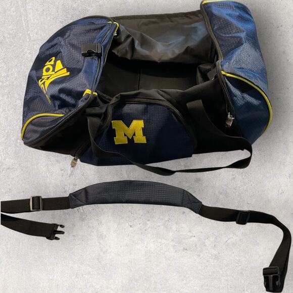 Adidas University of Michigan Wolverines Duffel Gym Bag Blue Yellow Logo Sports - Picture 6 of 12